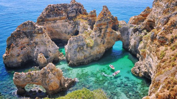 Portekiz - Lagos-Ponta-da-Piedade kayaları ve berrak deniz